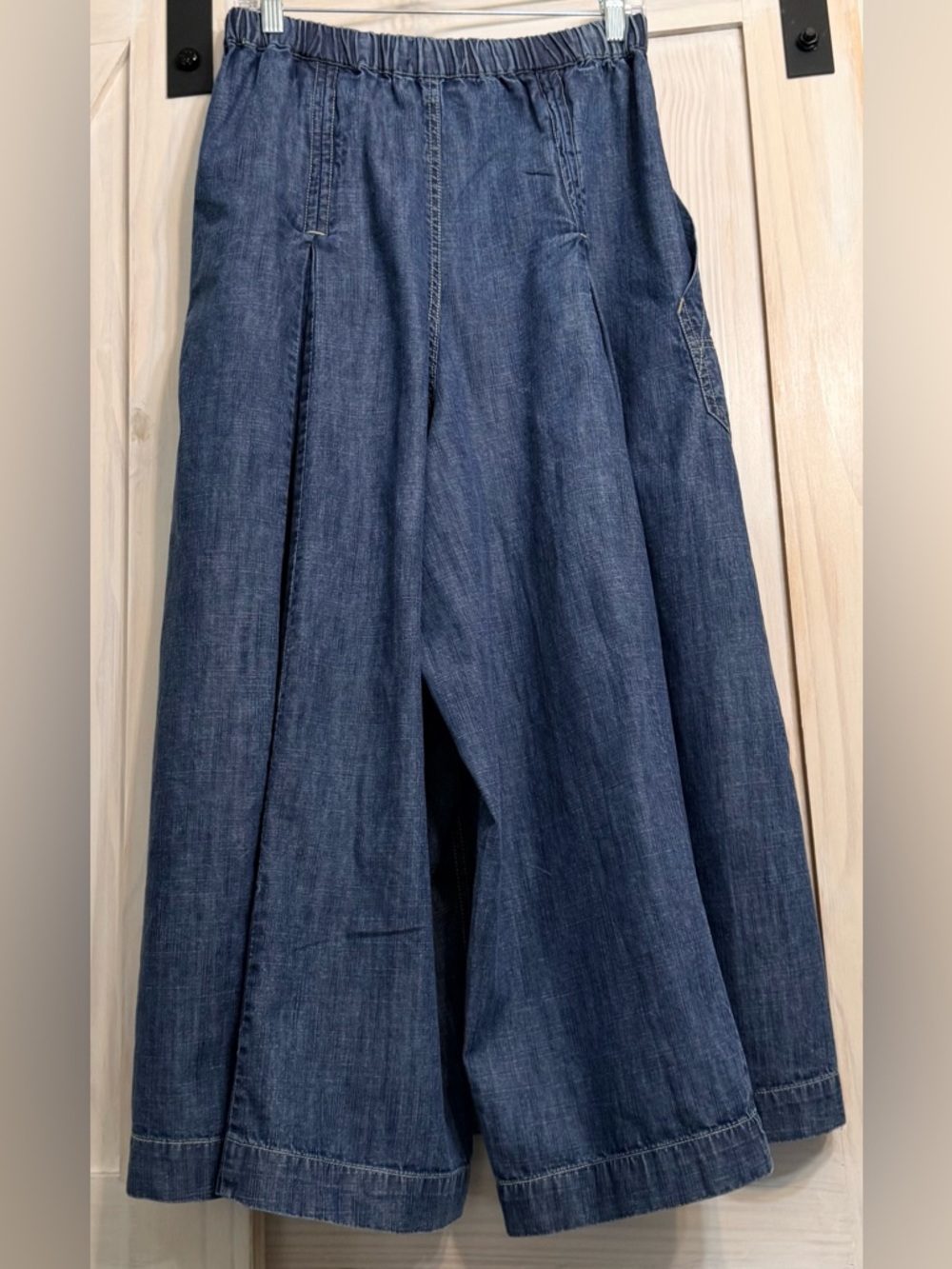 Like New We are free classic wash denim split skirt/Pant Medium Great look on! - Picture 5 of 6